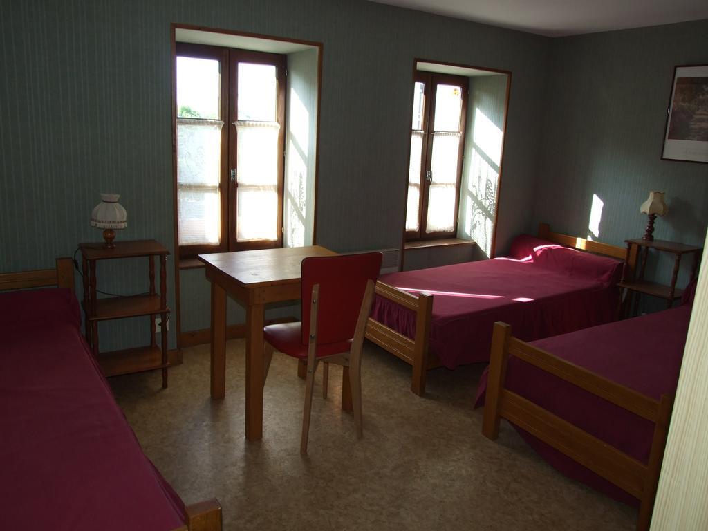 Les Deux Freres Hotel Échandelys Buitenkant foto